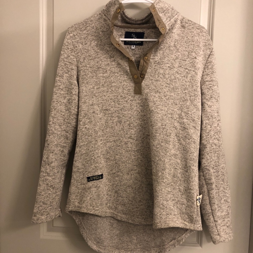 Size M simply southern half button